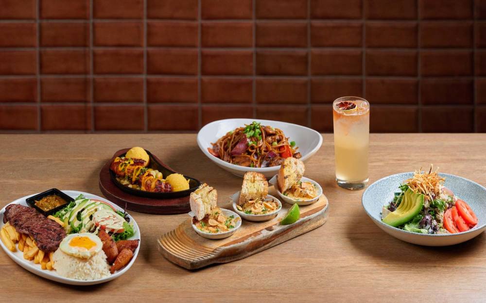 Conchitas a la Parmesana, Ensalada Bacan, Bistec a lo Pobre, Plancha Pulpo, Tallarin Saltado & Chilcano