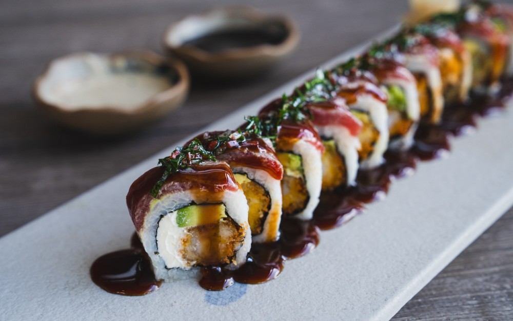 Panko-breaded shrimp, avocado, and cream cheese, topped with slices of torched skirt steak, chimichurri, and a touch of teriyaki sauce (5 pcs)