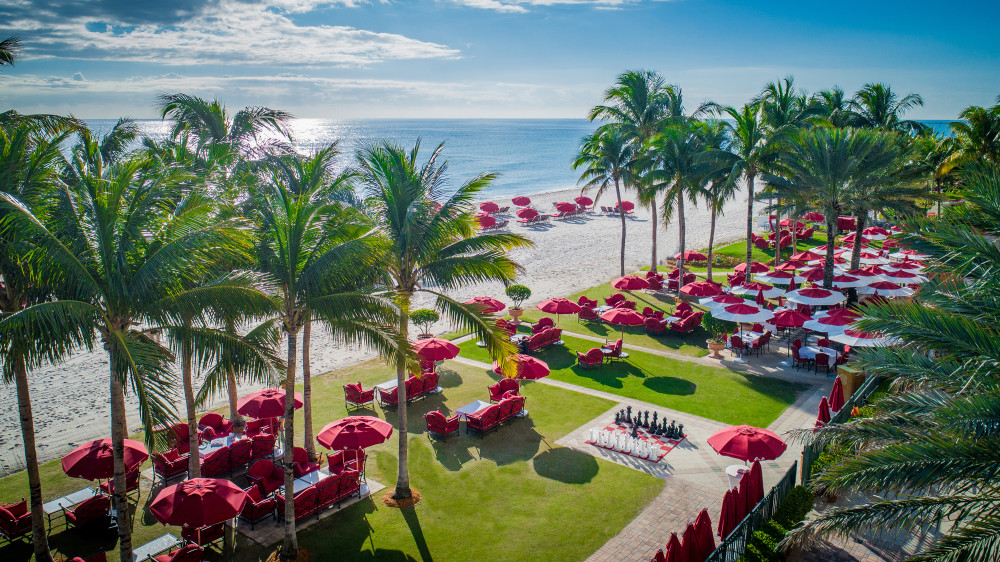 Unique Open to Sea Beach Set Up