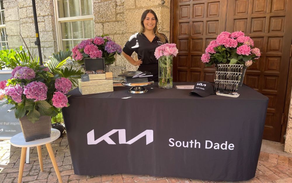 Événements de liaison représentant South Dade KIA au 2024 Bazar des Venprendedoras