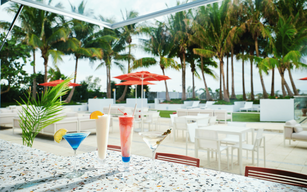 Cocktails at the Surfside 6 Bar & Grill