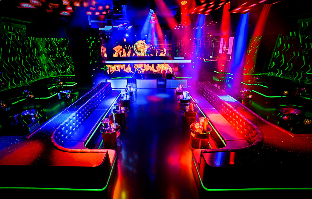WALL Ultra Lounge
