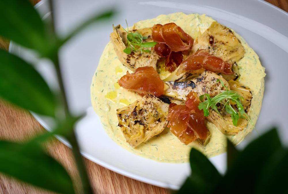 Grilled artichoke salad