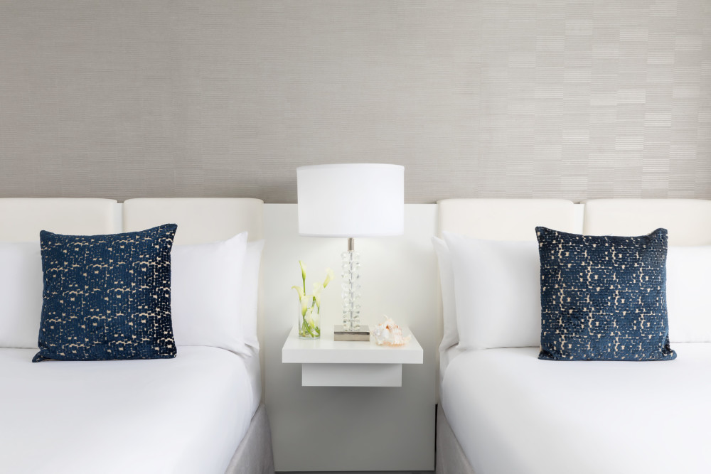 YVE Hotel Miami Bedstand