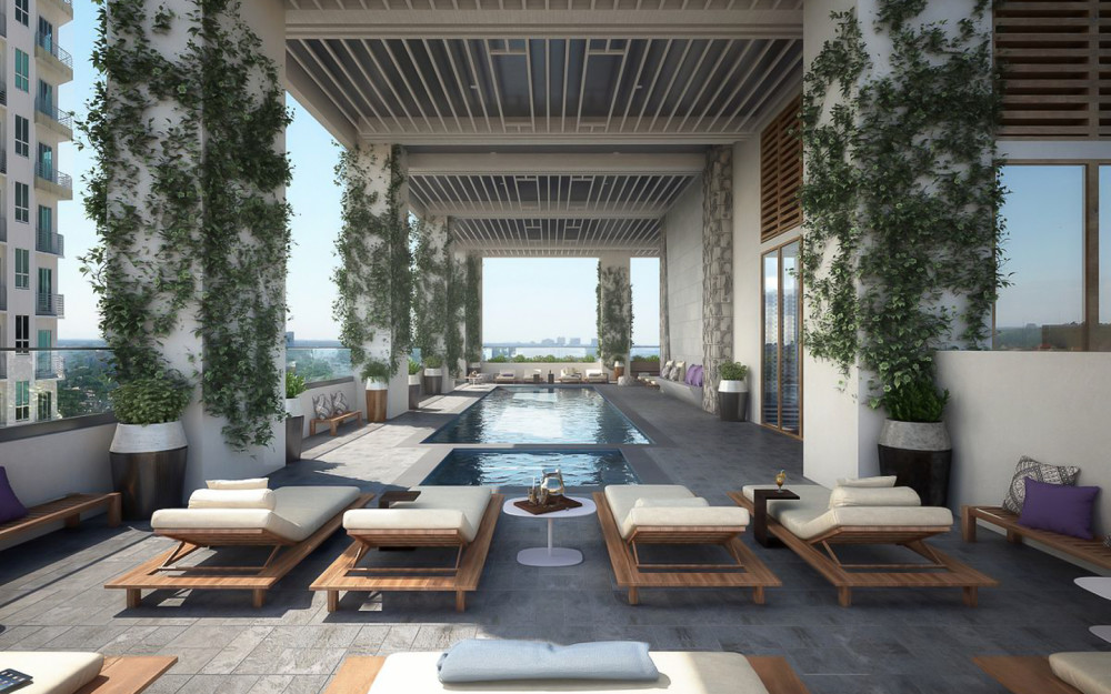 Pool deck & Bar
