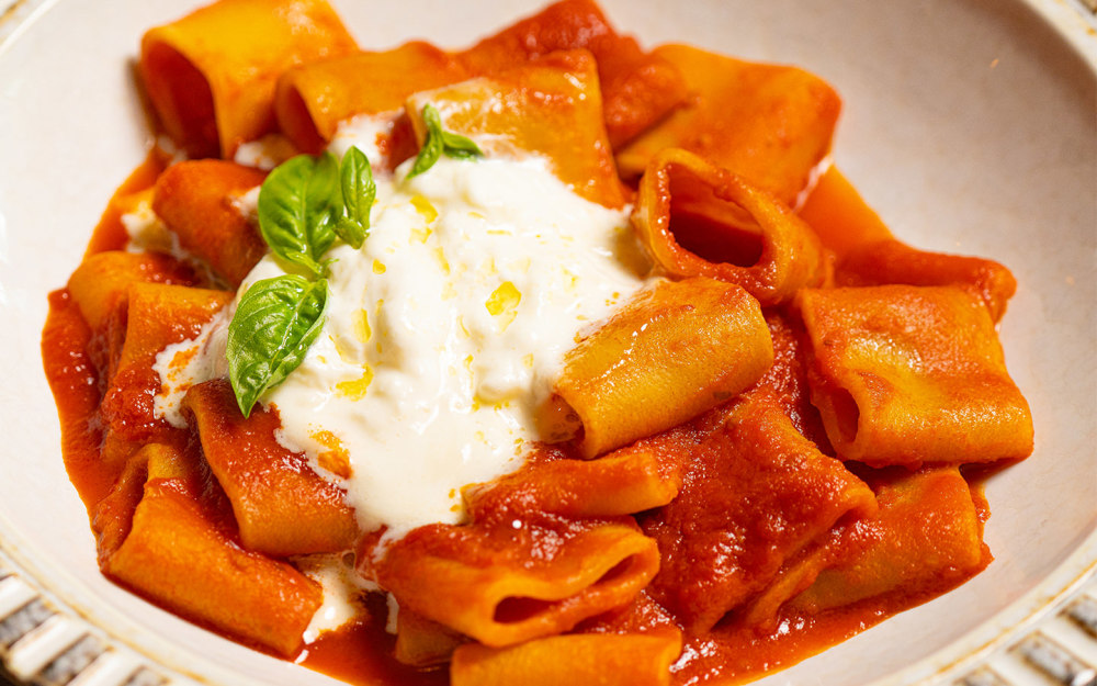 Paccheri al Pomodoro e Stracciatella