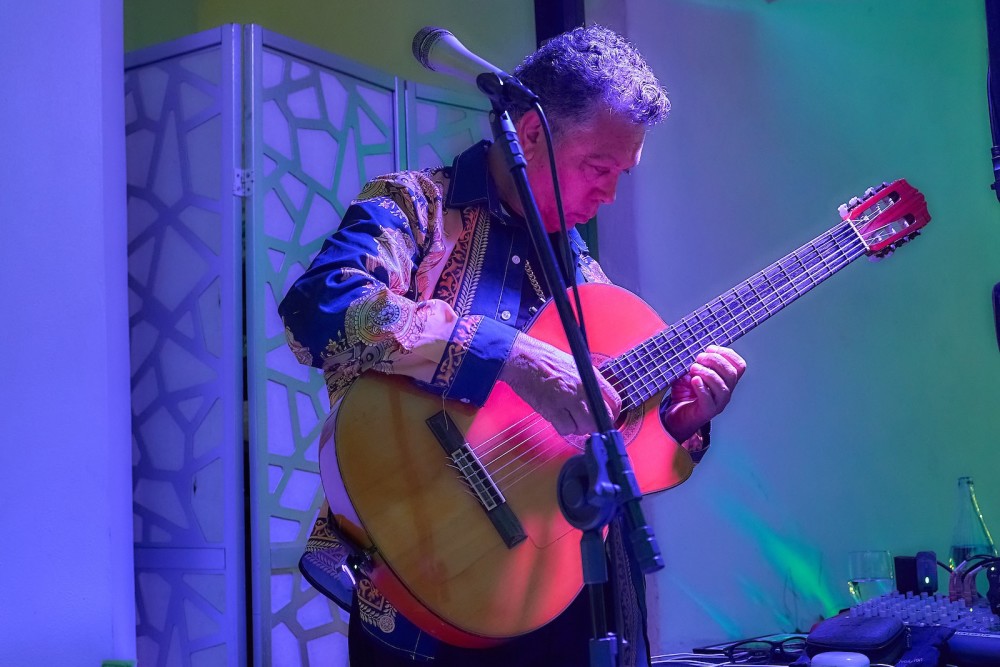 A Fish Called Avalon Live Entertainment