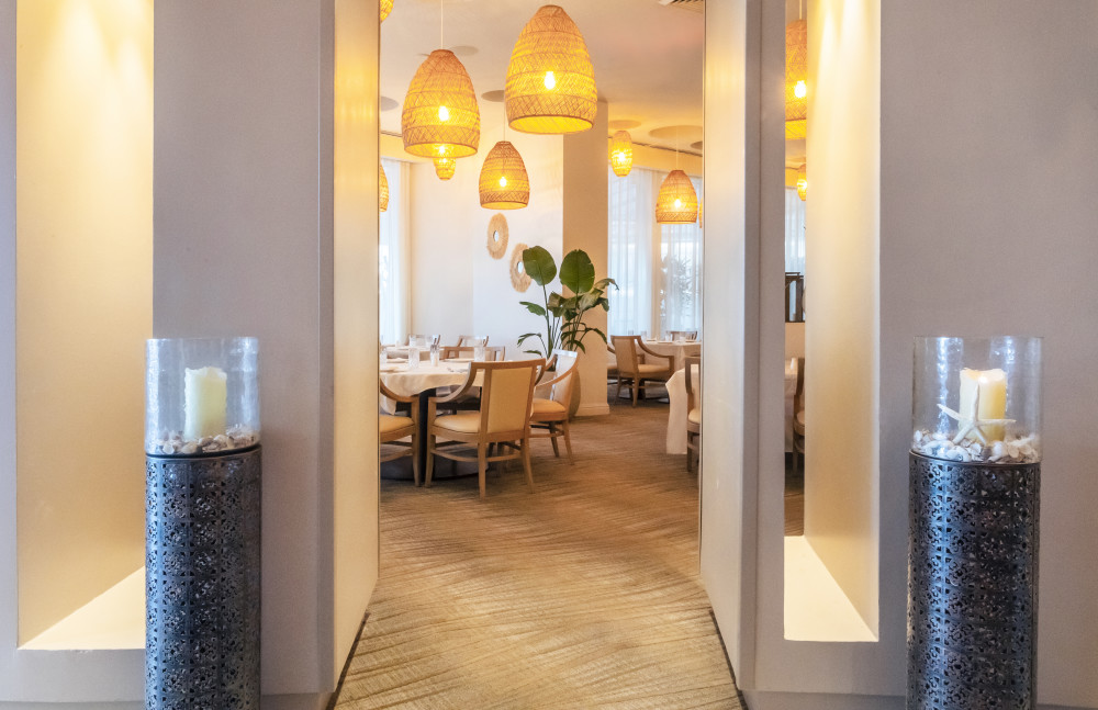 Walkway between bar and restaurant at Azzurro Italian Restaurant & Bar.