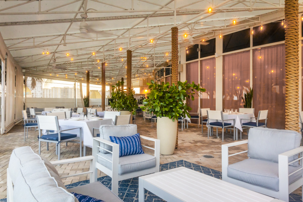 Outdoor Lounge and Seating at Azzurro Italian Restaurant & Bar.