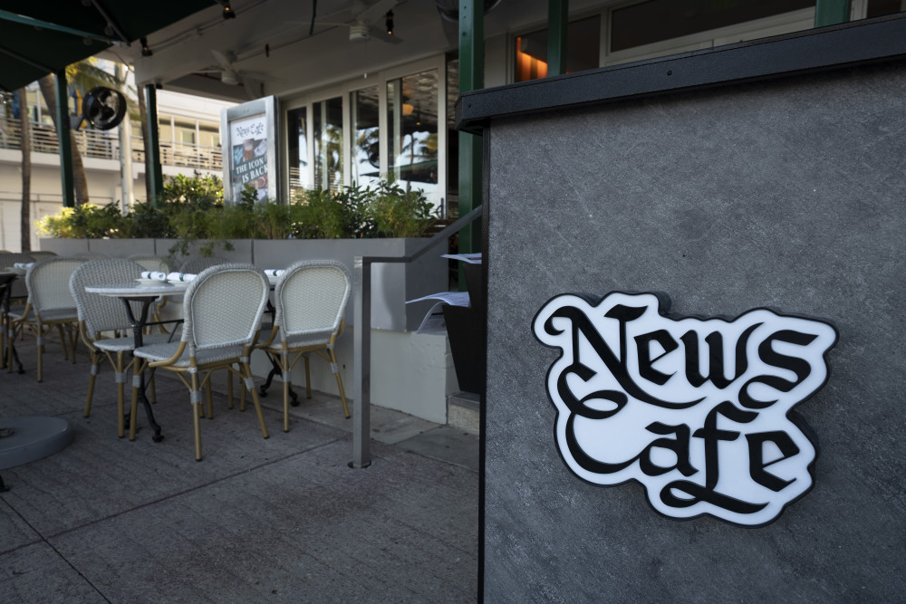 South Beach icona, News Cafe gestito da V&E Hospitality Group.