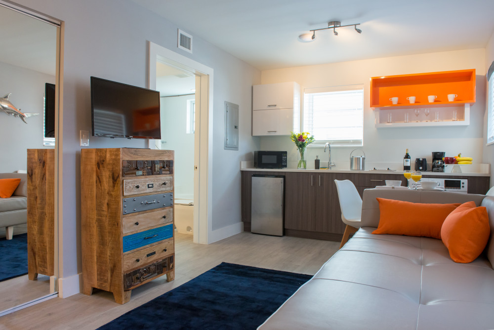 Seaside Apartment Hotel - One Bedroom Suite