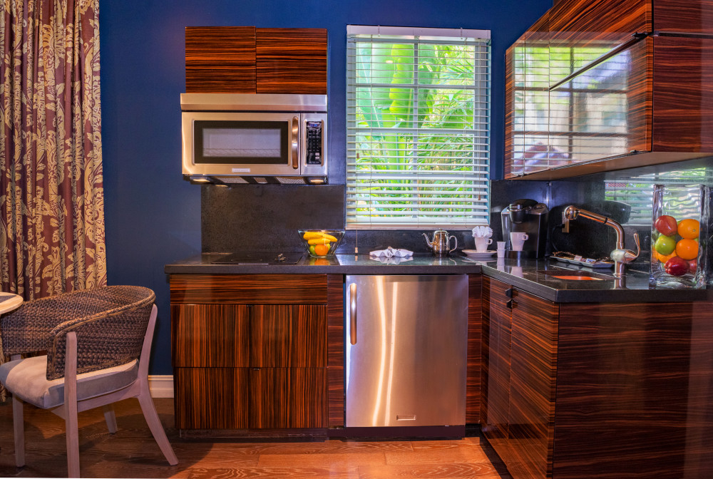 Luxe One Bedroom Suite - Kitchen