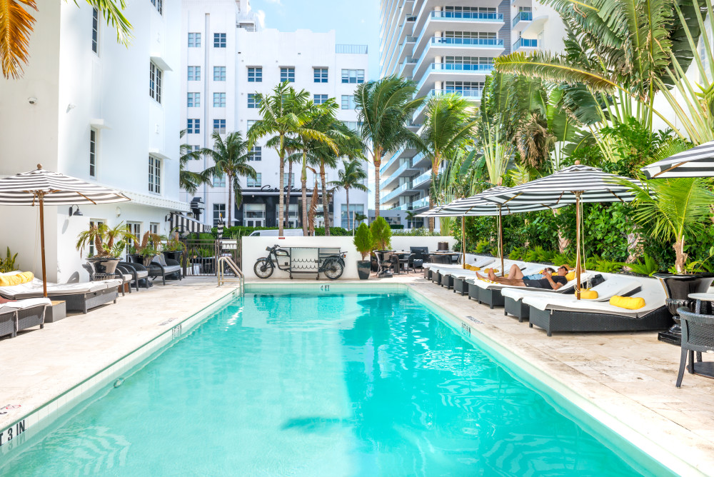 Hotel Croydon, Poolside