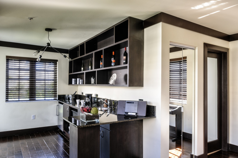 All the comforts of the home-away-from-home. Fully equipped kitchen at the Lincoln Arms Suites.