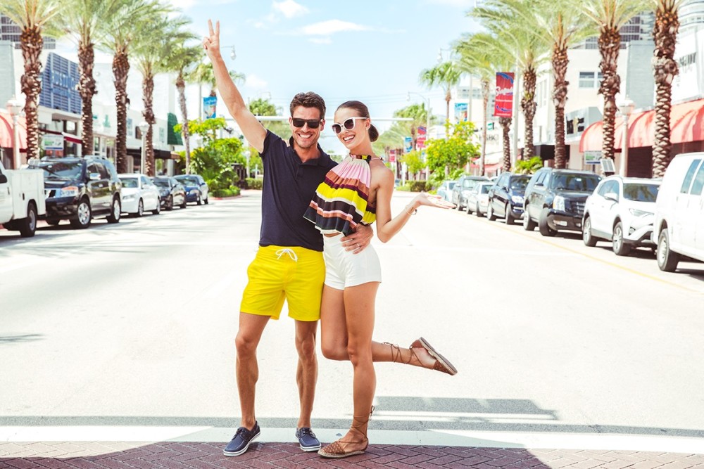 You can stroll along Harding Avenue during the day or nighttime to enjoy a relaxed ambiance suited for the whole family. You will discover eclectic selections of shopping and dining options that can aptly be described as Uptown Beachtown. Image courtesy of Jacober Creative for Visit Surfside.