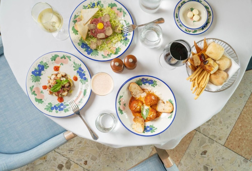 From traditional Cipriani dishes like Carpaccio and baked tagliolini, Mr. C brings true Italian cooking to Coconut Grove.