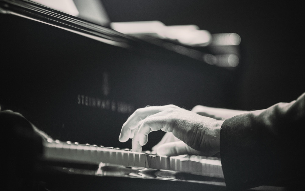 José López: Schubert, Liszt & the Romantic Piano photo