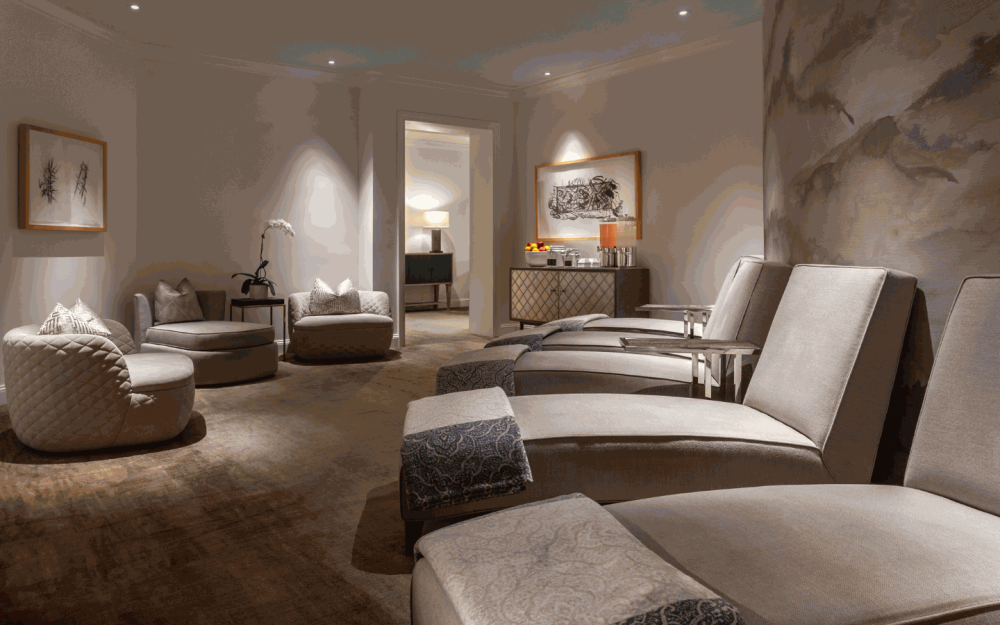 Abrace a serenidade em nosso tranquilo Relaxation Lounge no Ame Spa and Wellness com uma variedade de comodidades de cortesia incluídas no seu serviço de spa.