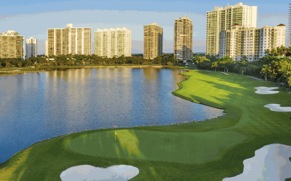 Experimente o domínio do golfe no Miller Golf Course: onde cada tacada conta com esta joia estratégica projetada para atiradores.