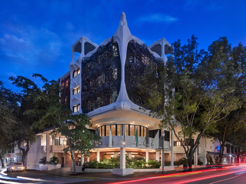 Mayfair House Hotel & Garden blends natural beauty and iconic architecture in the heart of Coconut Grove.