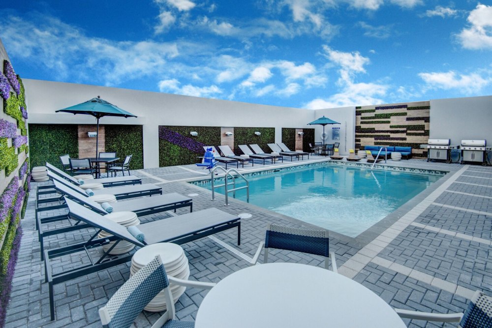 Outdoor pool in TownePlace Suites Marriott Miami Airport