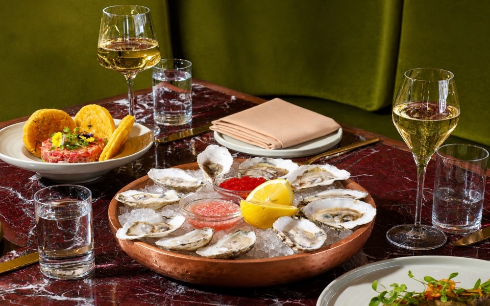 Oysters and wine