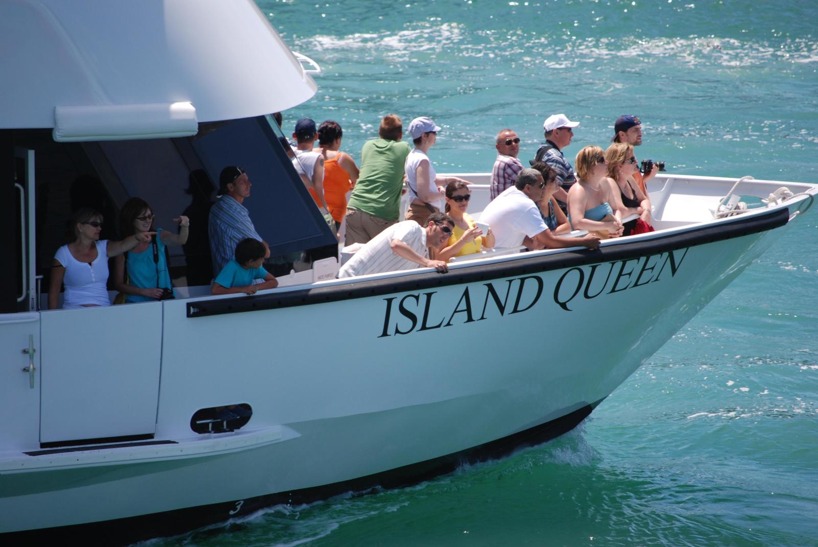 Visitas e Cruises Island Queen