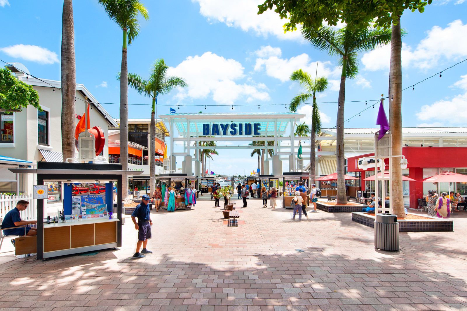 Downtown Miami Shopping District in Downtown Miami - Tours and