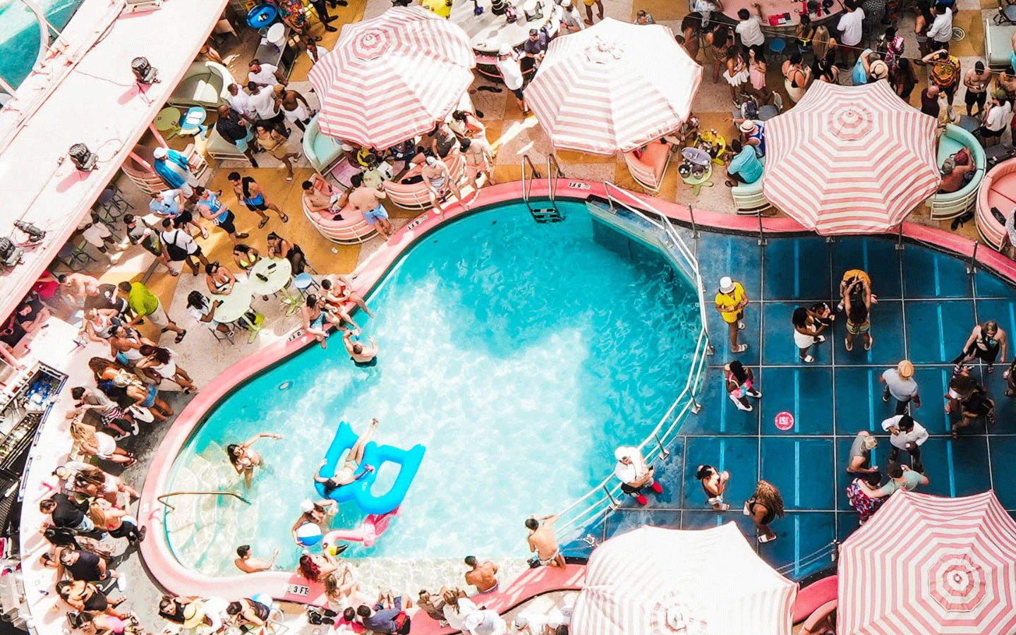 Weekend Checklist: Party at the best pool party in Miami ✓