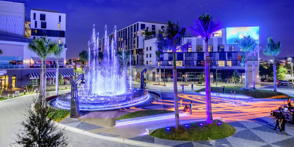 步行并在CityPlace Doral