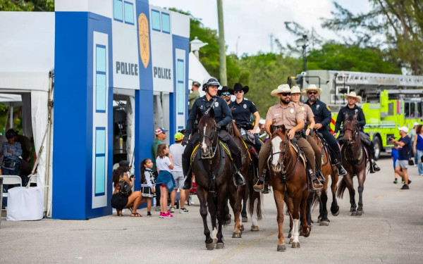 Desfile dos heróis da cidade natal