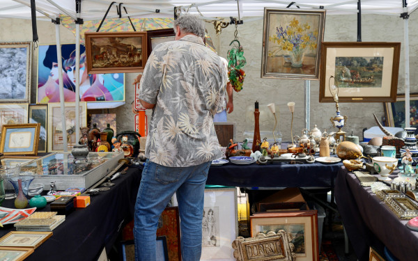 Lincoln Road Antique and Collectible Market