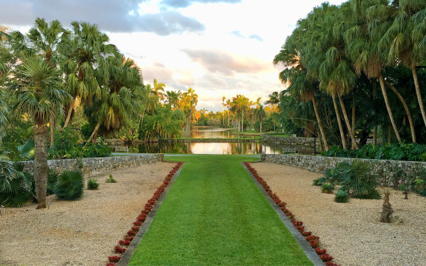 Fairchild Tropical Botanic Garden hermoso camino del jardín