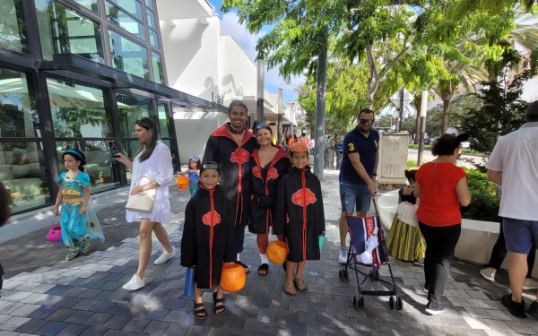 Trick-Or-Treat on the Mile