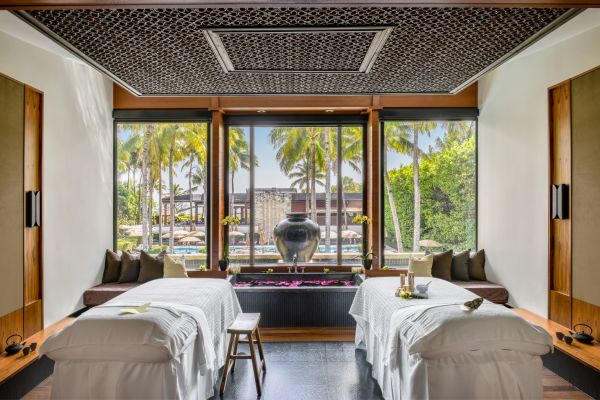 Valmont pour The Spa at The Setai