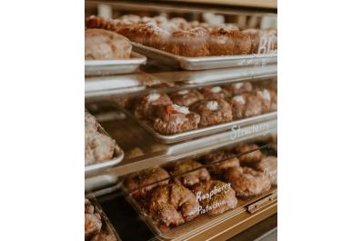 ParlorDoughnuts_Bakery_Case