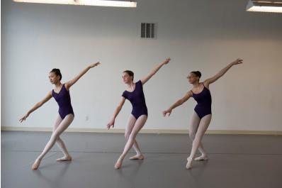 rehearsing dancers