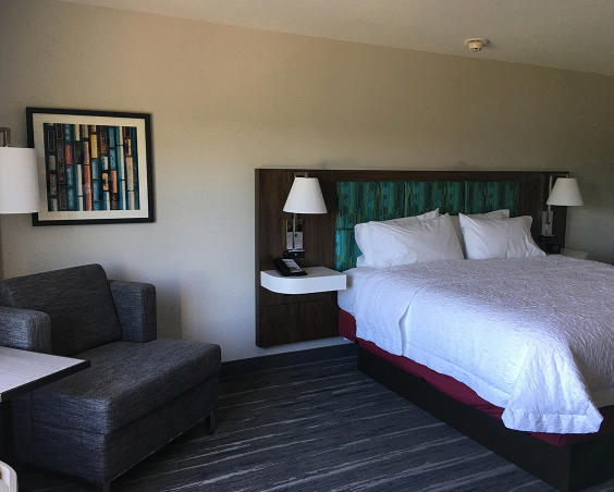 Hampton Inn and Suites by Hilton Avon Room
