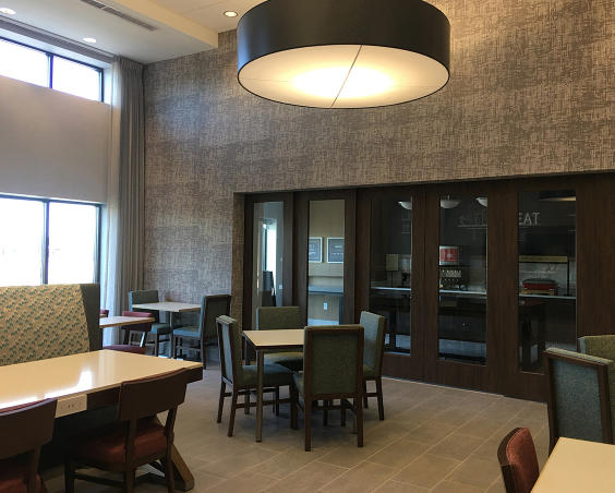 Hampton Inn and Suites by Hilton Avon Dining Room