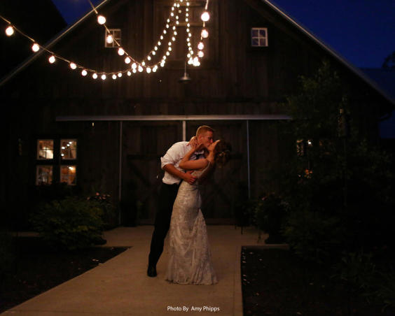 Amy Phipps Photography - Outdoor Wedding Photos at Barn