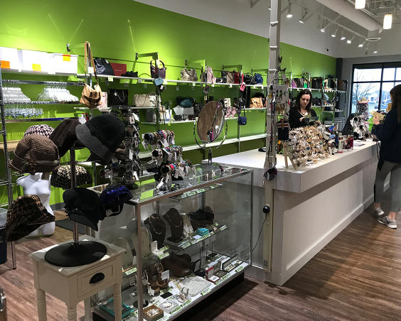 Simply Chic in Plainfield, Indiana - Accessories