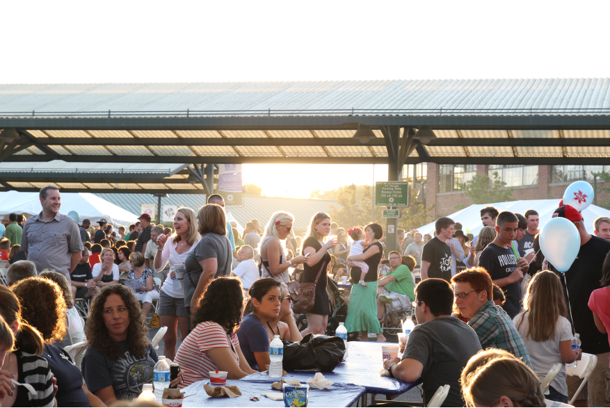 Taste of Bloomington crowd