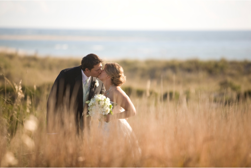 nc-beach-wedding-couple