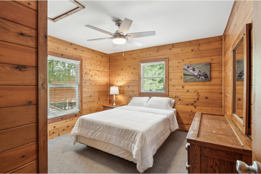 Bedroom - Cottage at James Island County Park
