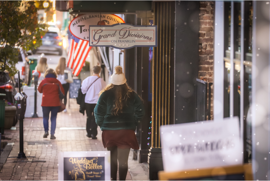 Christmas shopping in Downtown Clarksville