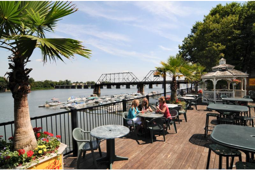 Dukes Bar and Grille-2