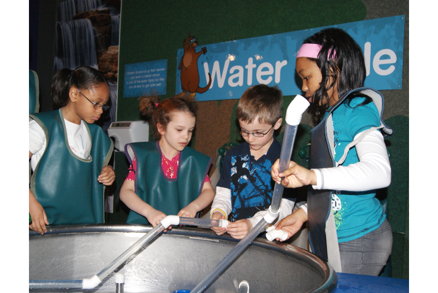 Boonshoft Museum water table