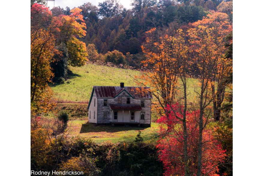 TKW Experience Category Winner - Eastern Kentucky Farmhouse Blanketed in Color by Rodney Hendrickson