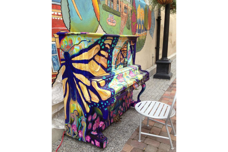 Pianos-about-Town-Enzios-Alleyway-816x1000