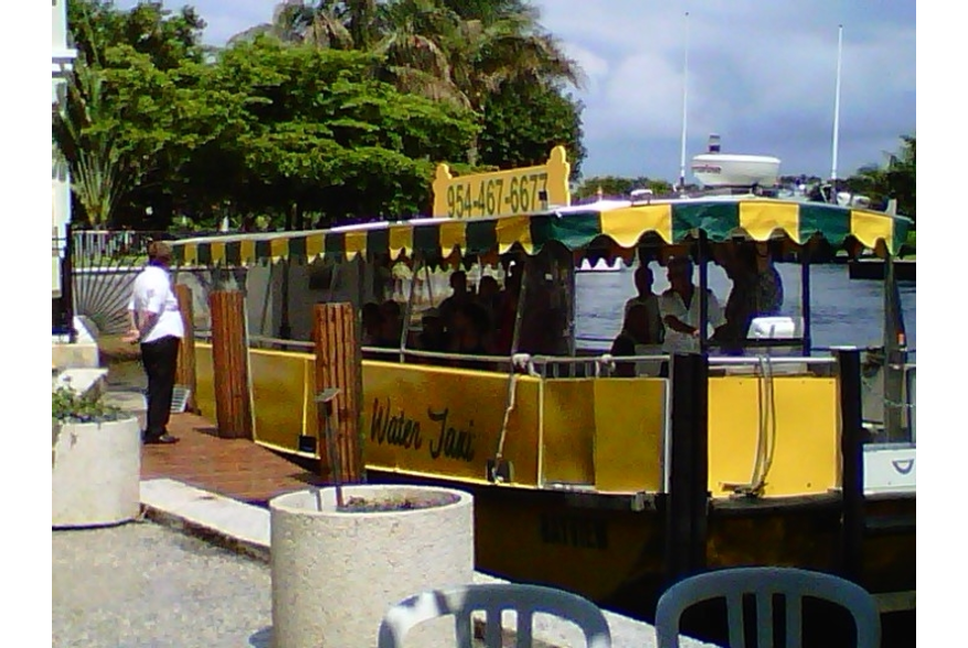 Water Taxi on New River (low-res)